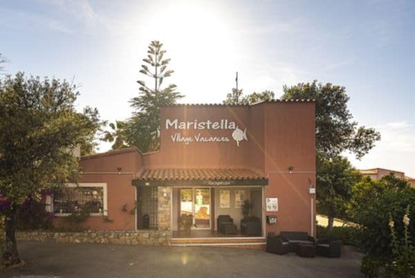 Blick auf die Rezeption des Ferienhotel Maristella auf Korsika
