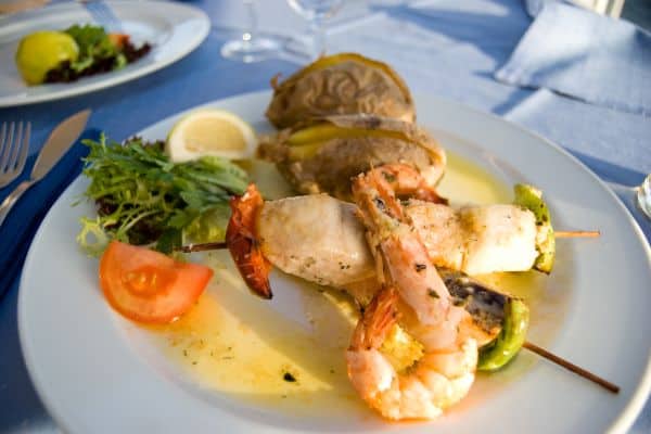 Teller mit Meeresfrüchten auf Korsika